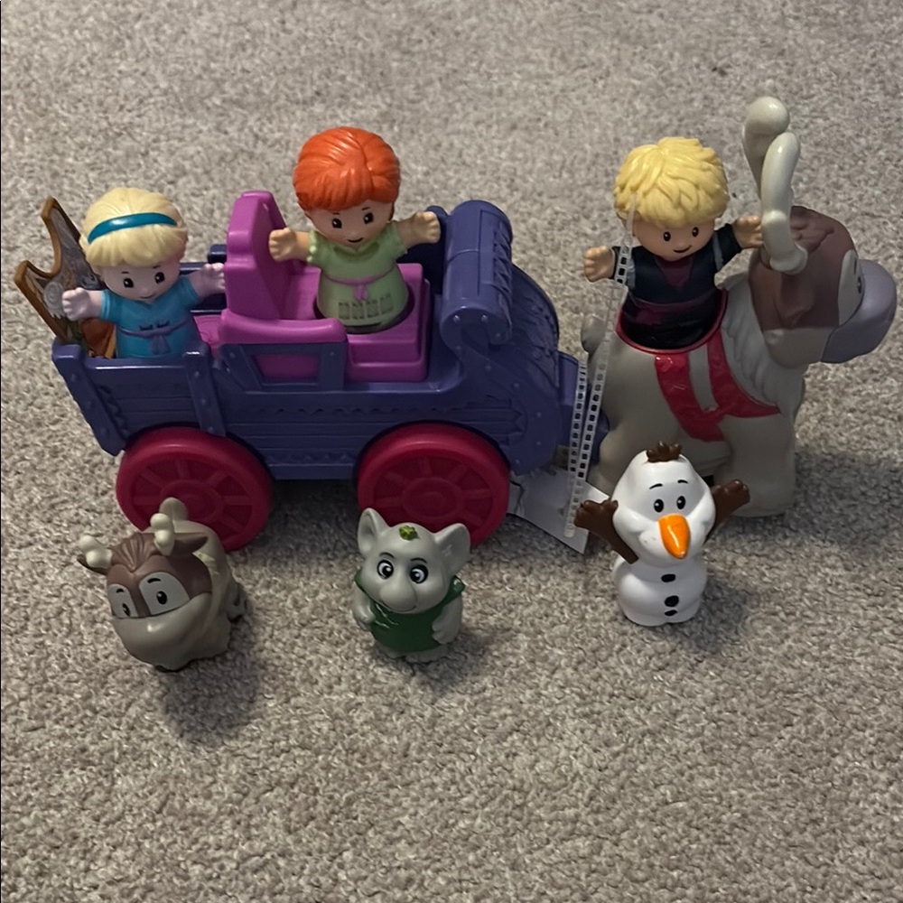 Little People Disney Frozen Adventure Playset with Purple Carriage